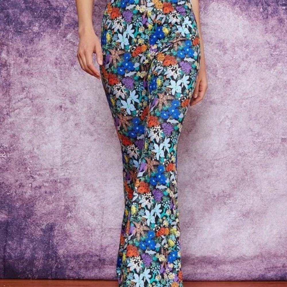 Floral flare stretch pants